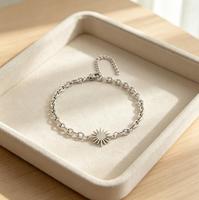 Bracelet à maillons en acier inoxydable plaqué or 18 carats, ajustable, avec pendentif soleil, bijoux minimalistes pour femmes