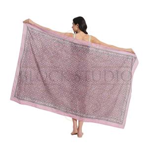 Sarong en coton imprimé à la main de qualité supérieure pour femmes, léger, idéal comme paréo de bikini, pour la plage et les vacances d'été - Product Image 5