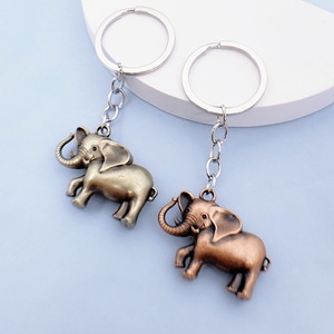 Porte-clés en métal avec pendentif pour sac à dos, motif éléphant rétro de dessin animé, style mode, fabrication usine - Product Image 5
