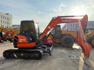 รถขุดตีนตะขาบ Kubota U55-4 แบบโครงสร้างบางเฉียบ มือสอง น้ำหนัก 5.5 ตัน เหมาะสำหรับงานปรับปรุงทางเดินในพื้นที่อยู่อาศัย - Product Image 3