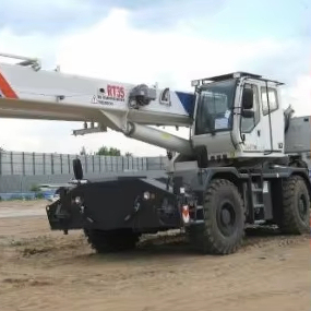 Grúa Todoterreno Zoomlion RT35 de 35 Toneladas Totalmente Hidráulica: La Mejor Calidad a un Precio Competitivo - Product Image 3