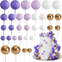 Ensemble de 32 pièces de taille mixte pour gâteau d'anniversaire Boules en mousse blanc or argent rose Élégantes fausses boules Décorations de gâteau