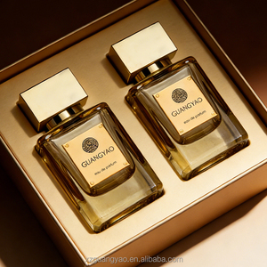 Flacon de parfum en verre transparent personnalisé de <span class=keywords><strong>luxe</strong></span>, brun <span class=keywords><strong>champagne</strong></span>, 30 ml, 50 ml, avec couvercle carré doré et emballage cadeau - Product Image 2
