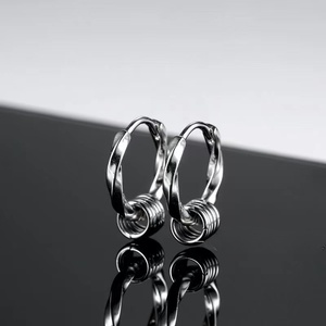 <span class=keywords><strong>ต่าง</strong></span><span class=keywords><strong>หู</strong></span>ห่วงวงกลมหลายวง ดีไซน์ทันสมัยปี 2023 สำหรับผู้ชาย เครื่องประดับเรขาคณิตเรียบง่าย <span class=keywords><strong>เท่</strong></span>ห์ๆ - Product Image 5