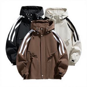 เสื้อแจ็คเก็ตซาฟารีลายพรางแบบสปริง OEM สั่งทำพิเศษ ผ้าไม่ทอ แฟชั่นกลางแจ้งสำหรับผู้ชาย ตกแต่งด้วยผ้าแบบแพทช์เวิร์ค ซิปแบบลำลอง มีกระเป๋าหลายช่อง - Product Image 4