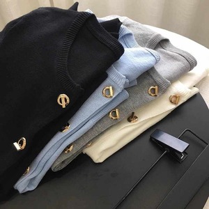 เสื้อคาร์ดิแกนถักสำหรับผู้หญิง ตกแต่งหัวเข็มขัดสีทอง คอกลม ติดกระดุมด้านหน้า สไตล์ลำลอง เหมาะสำหรับใส่ทำงาน แฟชั่น - Product Image 6