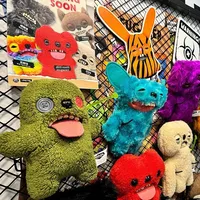 Großhandel Lustige Hässliche Monster-Puppe Weiche Monster-Plüschtiere Batik-Plüsch-Taschenanhänger für Dekorationen Taschencharms