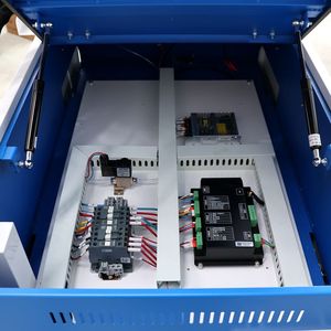 Machine de nettoyage au laser portable 3000W pour enlever la <span class=keywords><strong>rouille</strong></span> des métaux, nettoyeur laser manuel - Product Image 6