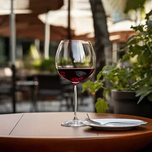 Taş ada 30oz özel kişiselleştirilmiş Logo kurşunsuz Premium kristal Modern tarzı ekstra büyük bordo şarap bardağı