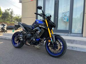 <span class=keywords><strong>Moto</strong></span> Hyper <span class=keywords><strong>Mt</strong></span>-<span class=keywords><strong>09</strong></span> - 889cc (<span class=keywords><strong>Moto</strong></span> sportive et de loisirs à trois cylindres avec une puissance brute) - Product Image 5