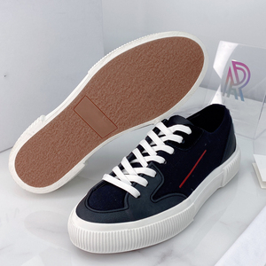 Chaussures de créateur de haute qualité en cuir de veau, style minimaliste, basses, avec amorti, tendance, décontractées, de luxe, pour la marche - Product Image 3