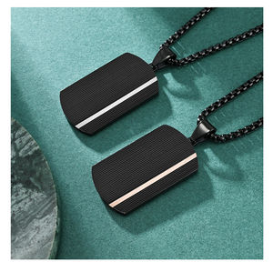Pingente de Placa de Identificação Militar Masculino em Aço Inoxidável, Bicolor Preto e Prata, com Textura Vertical, Joia de Colar - Product Image 3