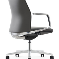 Chaise de bureau de direction en cuir noir à dossier haut, pivotante et réglable, avec appui-tête pour le travail de bureau