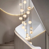 Lustre en pierre naturelle de haute qualité, long escalier en spirale, pour la décoration de villa et d'hôtel