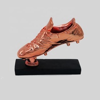 Trophée de la Coupe des Champions de football pour jeunes, en résine, sur mesure, vente en gros, en forme de chaussure dorée