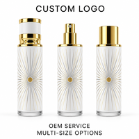 Flacon de parfum vide en gros 250 ml en verre cylindrique blanc avec bouchon doré, étiquette à motif filigrane, atomiseur de luxe rechargeable