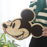 Papan potong Mickey Mouse khusus kartun kayu grosir untuk memotong sayuran dapur