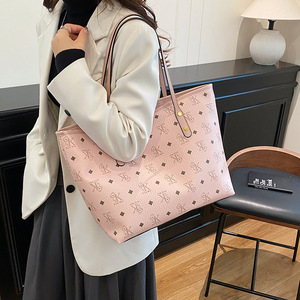 Sac fourre-tout pour femme haut de gamme, rétro, en PU, avec fermeture éclair, grande capacité, nouvelle collection <span class=keywords><strong>2026</strong></span>, imprimé, en polyester, à porter à l'épaule, élégant, pour les trajets quotidiens - Product Image 4