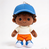 Porte-clés en peluche personnalisé garçon afro-américain, adorable poupée en tissu noir avec casquette de baseball, t-shirt et short, cadeau doux et rembourré pour enfants
