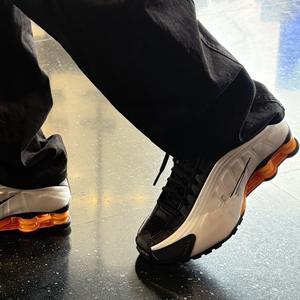 รองเท้าเดินสไตล์เรโทรสำหรับผู้ชาย พื้นรองเท้ากลาง TPU พื้นรองเท้าด้านนอกยางหนา รุ่น Unisex คอลเลคชั่น Terra รองเท้าลำลองแบบสวมใส่สบายสำหรับฤดูหนาว ทำจากไมโครไฟเบอร์ พร้อมซิป ลาย Doodle - Product Image 1