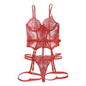 Completo <span class=keywords><strong>Intimo</strong></span> Ricamato Yicheng Sexy Rosso in Pizzo Trasparente a Tre Pezzi con Ferretto da Donna - Product Image 2