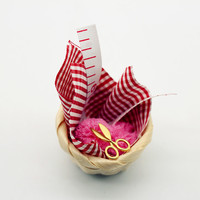 Maison de poupée 1:12, mini pull en tricot miniature, panier pour chat, décoration créative de bijoux