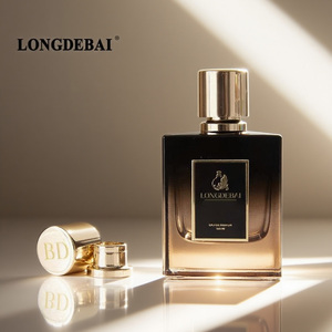 Botella de Perfume de Vidrio Ámbar Cuadrada de Fábrica, Vacía, con Pulverizador Plano, 30ml 50ml 100ml, con Tapa Metálica - Product Image 1