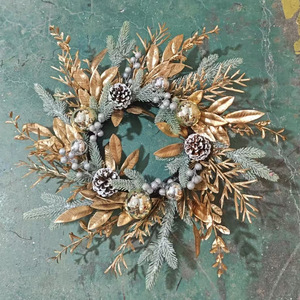 Guirlande de Noël vintage dorée YUELIAN en pin artificiel, en forme de goutte d'eau, avec boules et nœud, pour porte d'entrée, fenêtre, décoration de fêtes - Product Image 5