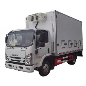 Camion Isuzu pour la livraison de poussins d'un jour, véhicule de livraison de poussins, 4x2, transport de poussins vivants, camion de transport de volaille - Product Image 1