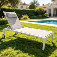 Chaise longue de patio extérieure de luxe, mobilier de piscine classique, transat en maille de style européen pour la plage