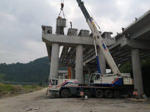 รถเครนมือสอง QY90V Zoomlion เครนมือถือ90T จาก Weichai เครื่องยนต์25-100ตัน QAY200 QY100 XCT100L6 QY80V QY70V QY50V โมเดล QY25V - Product Image 3