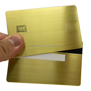 Carte bancaire <span class=keywords><strong>de</strong></span> crédit noire en laiton <span class=keywords><strong>de</strong></span> logo gravé au laser <span class=keywords><strong>populaire</strong></span> avec fond doré - Product Image 5