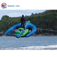 HUAYUE Offre Spéciale Adultes Enfants Extérieur PVC Flottant Eau Meilleur Usine Sport Jeu Prix Gonflable Chauve-Souris Bateau Volant Poisson Banane Bateau