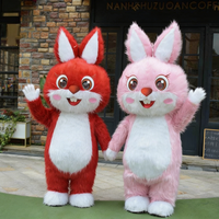 Les fabricants fournissent des vêtements pour poupées de dessin animé, des poupées gonflables humanoïdes en peluche, des costumes de scène pour poupées humaines.