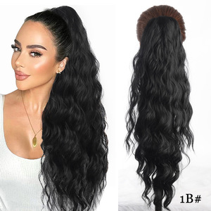 Queue de cheval synthétique longue et ondulée de haute qualité à clipser avec cordon de serrage, extensions capillaires afro pour femmes noires – Vente <span class=keywords><strong>en</strong></span> gros - Product Image 1