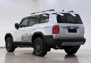 รถยนต์<span class=keywords><strong>โต</strong></span><span class=keywords><strong>โย</strong></span><span class=keywords><strong>ต้า</strong></span> แลนด์ ครุยเซอร์ ไฮบริดน้ำมัน-ไฟฟ้า ระยะทางไกล รถ SUV ขนาดกลาง-ใหญ่ 5 <span class=keywords><strong>ประตู</strong></span> 5 ที่นั่ง ปี 2015 ขับเคลื่อนสี่ล้อ รถ<span class=keywords><strong>มือ</strong></span><span class=keywords><strong>สอง</strong></span> - Product Image 3