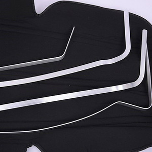 Attelle cuisse-cheville noire S/M pour la correction des membres inférieurs - Product Image 2