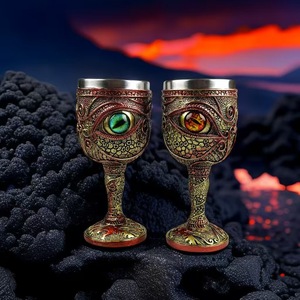 Copas de ojo de <span class=keywords><strong>diablo</strong></span> de serpiente de Halloween personalizadas copa de <span class=keywords><strong>vino</strong></span> de resina de origen de fábrica con artesanías decorativas de ojo de dragón Color rojo - Product Image 5
