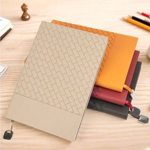 Libreta A5 de PU con Tapa Blanda, Colgante Metálico de Alta Gama, Diseño Creativo, Diario, Personalizable con Logotipo Empresarial, Regalo Empresarial - Product Image 3