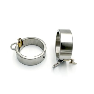 आकर्षक स्टेनलेस स्टील पुरुषों के लॉक योग्य पांच-टुकड़ा सेट, पैर के इऑन और कॉलर प्रतिबंधों का सावधानीपूर्वक तैयार किया गया। - Product Image 5