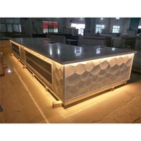 Décorations pour restauration Table de buffet en marbre Comptoir de buffet d'hôtel personnalisé Présentoir d'aliments avec lumière LED