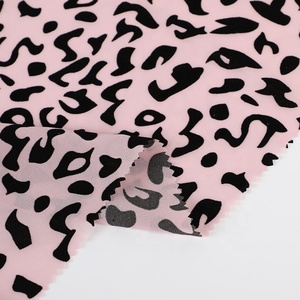 100% Polyester Voan Vải Màu Hồng Leopard Thu Nhỏ Chống Đổ Xô In Trọng Lượng Nhẹ Cho Phụ Nữ Ăn Mặc Cho Cô Gái Hàng May Mặc - Product Image 1