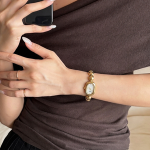 Montre à quartz pour femme CILOA avec cadran ovale, bracelet perlé, bracelet en acier inoxydable, étanche pour un usage quotidien - Product Image 3