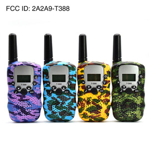 <span class=keywords><strong>Set</strong></span> di 2 Mini Walkie Talkie con Portata di 3 Miglia, Radio Elettronica LCD con Torcia, Regalo per Bambini per Attività all'Aperto - Product Image 3