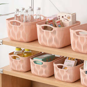 Petit panier à motif de pompon personnalisé panier de rangement en plastique pour articles divers - Product Image 5