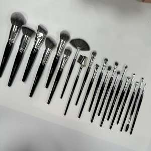 Ensemble de pinceaux de maquillage YRX personnalisé noir 20 pièces, nouvelles formes, poils synthétiques, ensemble de pinceaux de maquillage vegan, pinceaux de maquillage OEM - Product Image 1