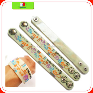 Venta al por mayor a granel barato logotipo personalizado mano bandas regla de goma pulsera en blanco silicona Slap pulsera para la promoción - Product Image 4