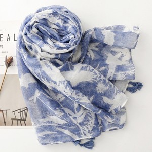 New Arrival Flower Printed Cotton Feeling Scarves Ladies Beach <b>Sunscreen</b> Shawls Lightweight Soft Voile Printed Scarf With Tassel - Product Image 3