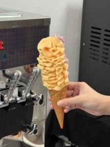 Machine à glace molle 3 saveurs avec pompe à air, prise personnalisée, fabricant de crème glacée américaine pour camion de restauration rapide - Product Image 3