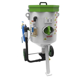 Sablageur portable d'une capacité de <span class=keywords><strong>100</strong></span> <span class=keywords><strong>litres</strong></span>, adapté aux opérations de retouche automobile et de décapage de la rouille. - Product Image 1